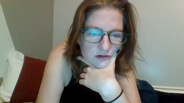 Snapshot of Eluradess chatting on October 12, 2025, 7:46 pm Eluradess online show from October 12, 2025, 7:46 pm