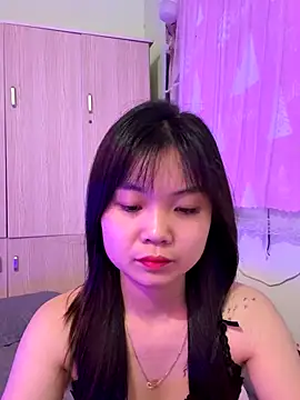 Maeve2k5 online show from October 4, 2025, 8:12 am