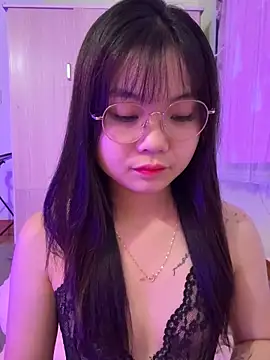 Maeve2k5 online show from October 5, 2025, 1:37 am