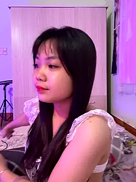 Maeve2k5 online show from October 12, 2025, 9:25 pm