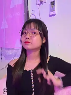 Maeve2k5 online show from October 29, 2025, 12:35 am