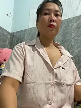 Linaannn online show from December 17, 2025, 12:16 am