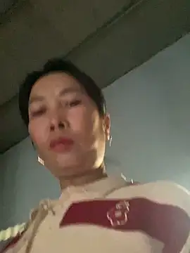 Linaannn online show from December 19, 2025, 2:29 am