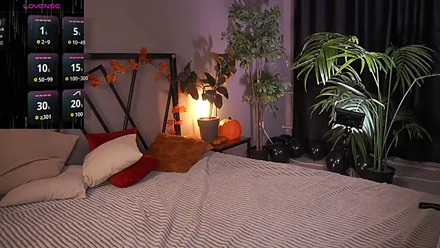 LindaThacker online show from November 27, 2025, 4:25 am