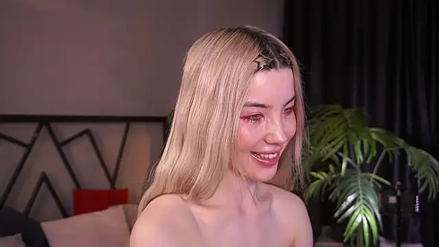 LindaThacker online show from April 11, 2026, 4:50 am