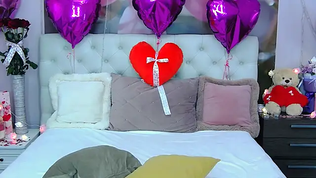 Snapshot of VioletUmi chatting on February 12, 2025, 1:48 pm VioletUmi online show from February 12, 2025, 1:48 pm