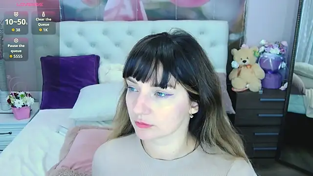 VioletUmi online show from September 30, 2025, 8:08 am