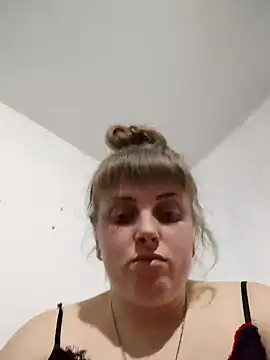 CoddessCrystal online show from March 7, 2025, 6:43 pm