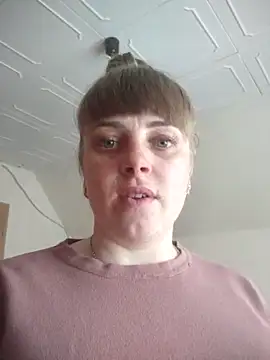 CoddessCrystal online show from April 10, 2026, 7:57 am