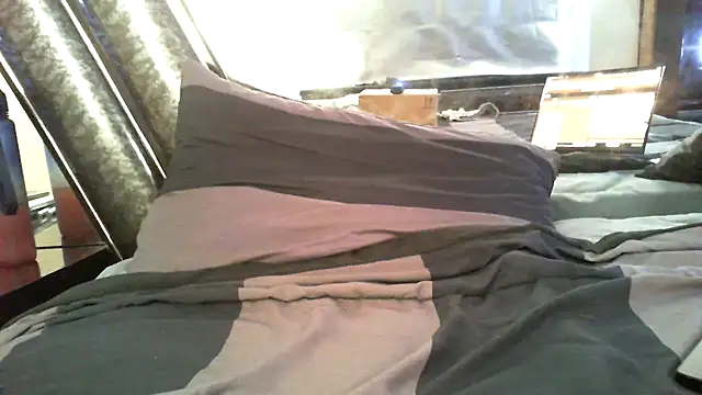 Snapshot of dreamboydani chatting on November 4, 2025, 1:27 am dreamboydani online show from November 4, 2025, 1:27 am