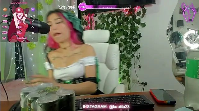 Snapshot of rouss_ari chatting on March 17, 2025, 5:49 pm rouss ari online show from March 17, 2025, 5:49 pm