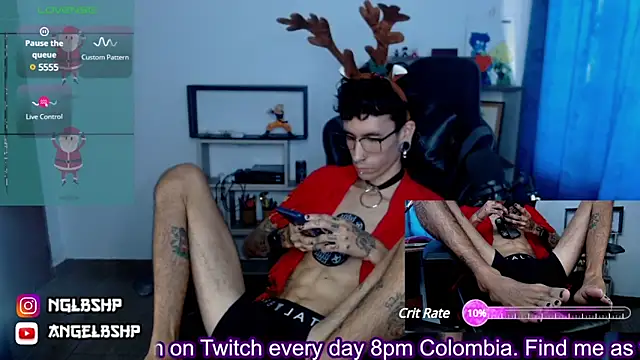 Snapshot of _kyleowens_ chatting on December 24, 2024, 1:06 pm kyleowens online show from December 24, 2024, 1:06 pm