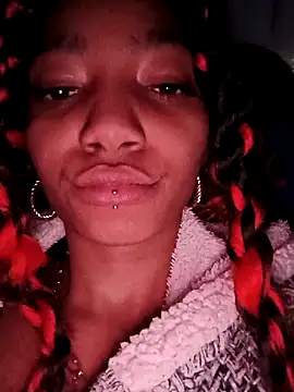 Snapshot of Laanegraofficial_ chatting on December 13, 2024, 9:20 pm Laanegraofficial online show from December 13, 2024, 9:20 pm
