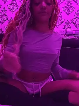 Laanegraofficial  online show from February 6, 2026, 7:28 pm