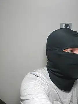 Snapshot of Nisreenn chatting on September 28, 2025, 8:03 pm Nisreenn online show from September 28, 2025, 8:03 pm