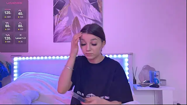 Snapshot of Veronica_leal chatting on October 28, 2025, 9:46 am Veronica leal online show from October 28, 2025, 9:46 am