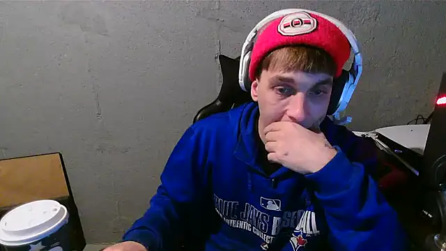 Snapshot of Superoz77 chatting on December 7, 2024, 2:20 am Superoz77 online show from December 7, 2024, 2:20 am