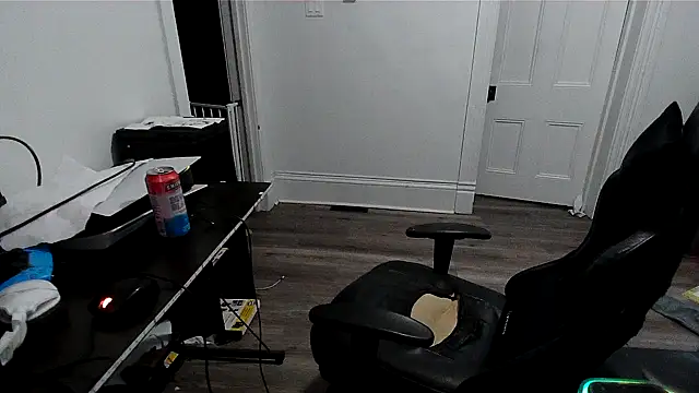 Snapshot of Superoz77 chatting on April 13, 2026, 1:11 am Superoz77 online show from April 13, 2026, 1:11 am