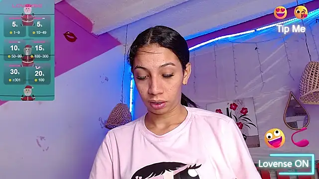 Snapshot of Lina10 chatting on December 13, 2024, 7:32 pm Lina10 online show from December 13, 2024, 7:32 pm