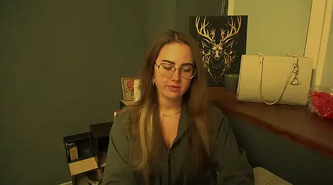 Snapshot of luxie_milady chatting on December 12, 2024, 1:17 pm luxie milady online show from December 12, 2024, 1:17 pm