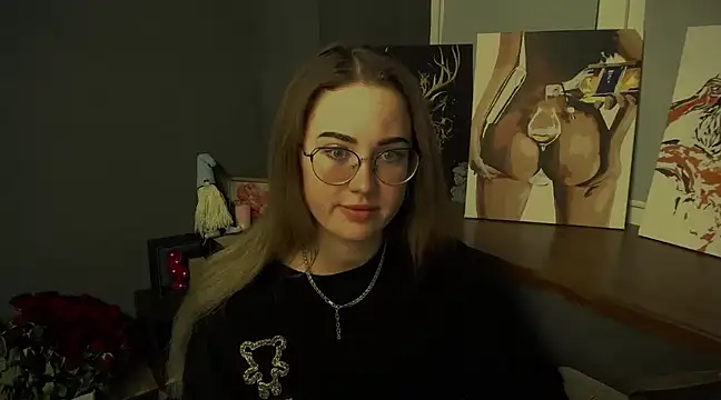 Snapshot of luxie_milady chatting on February 21, 2025, 1:55 pm luxie milady online show from February 21, 2025, 1:55 pm