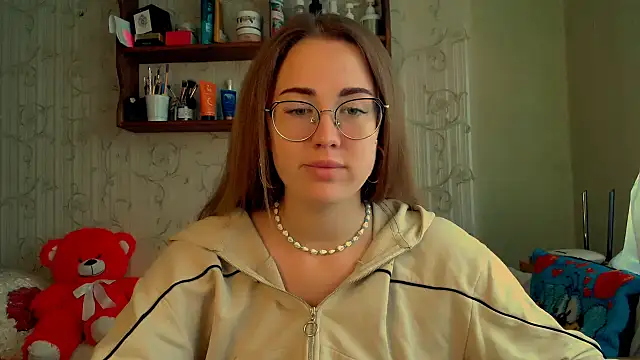 luxie milady online show from October 9, 2025, 11:30 am