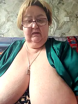 Snapshot of Awn290668 chatting on April 12, 2026, 7:13 am Awn290668 online show from April 12, 2026, 7:13 am