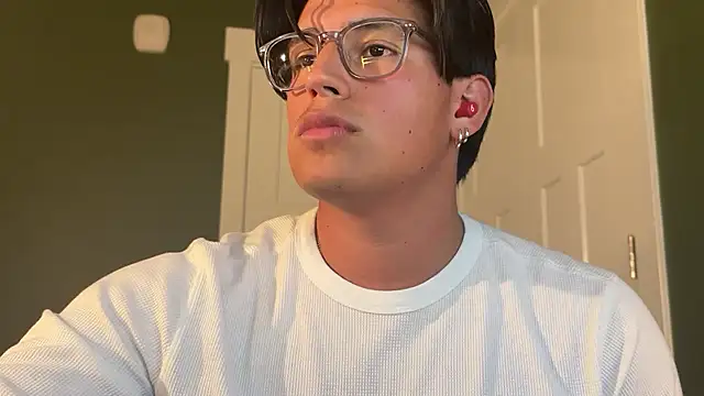 carlosjose232730 online show from December 3, 2025, 3:03 am