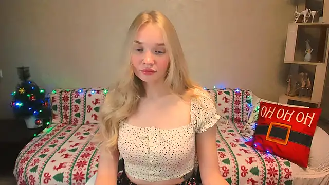 Snapshot of BoysLoveBlondee chatting on December 21, 2024, 10:50 am BoysLoveBlondee online show from December 21, 2024, 10:50 am