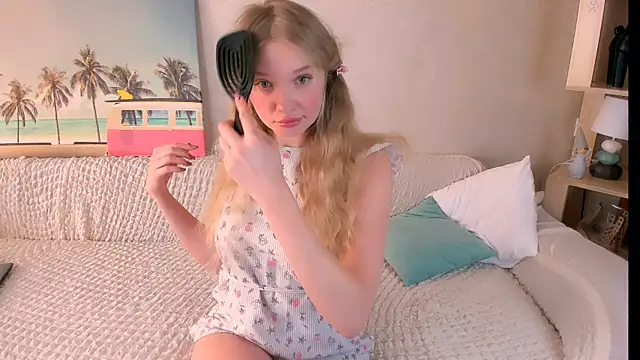 Snapshot of BoysLoveBlondee chatting on March 10, 2025, 12:04 pm BoysLoveBlondee online show from March 10, 2025, 12:04 pm