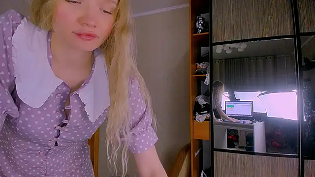 Snapshot of BoysLoveBlondee chatting on March 20, 2025, 12:08 am BoysLoveBlondee online show from March 20, 2025, 12:08 am