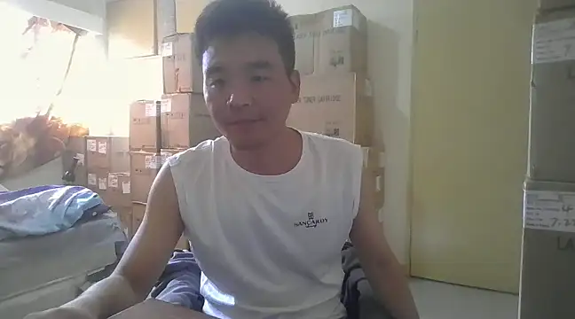 kisstoyousoon2024 online show from January 4, 2025, 2:25 pm