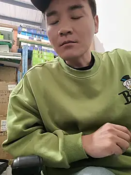 kisstoyousoon2024 online show from March 16, 2026, 8:18 am