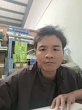 kisstoyousoon2024 online show from March 26, 2026, 9:15 am