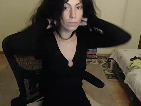 Emmatoo online show from October 14, 2025, 5:25 pm