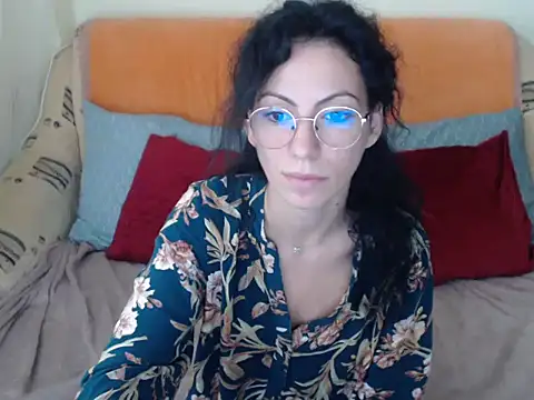 Emmatoo online show from November 3, 2025, 11:00 am