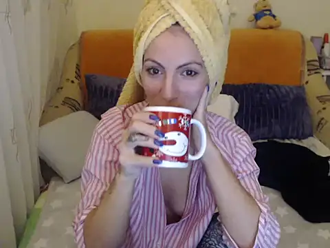 Emmatoo online show from November 29, 2025, 1:58 pm