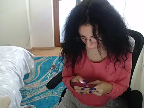 Emmatoo online show from December 17, 2025, 12:33 pm