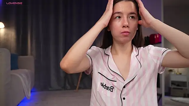 Amely Young online show from October 12, 2025, 12:53 am