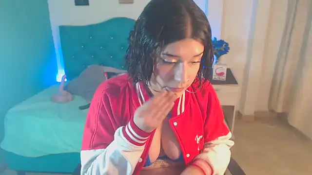 Snapshot of Cinthya-Gomez6 chatting on March 15, 2025, 5:04 pm Cinthya-Gomez6 online show from March 15, 2025, 5:04 pm