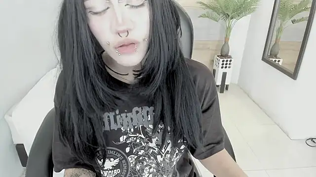 Snapshot of celestica_rose chatting on October 7, 2025, 9:56 pm celestica rose online show from October 7, 2025, 9:56 pm