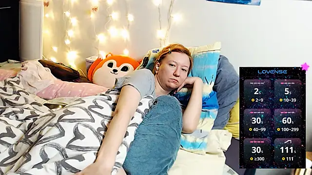 Snapshot of licentia__poetica chatting on January 27, 2025, 5:03 am licentia poetica online show from January 27, 2025, 5:03 am