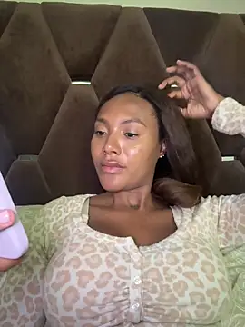 KyaraMiller online show from March 25, 2026, 4:40 am