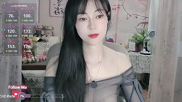 Lisa-s online show from October 17, 2025, 1:57 pm