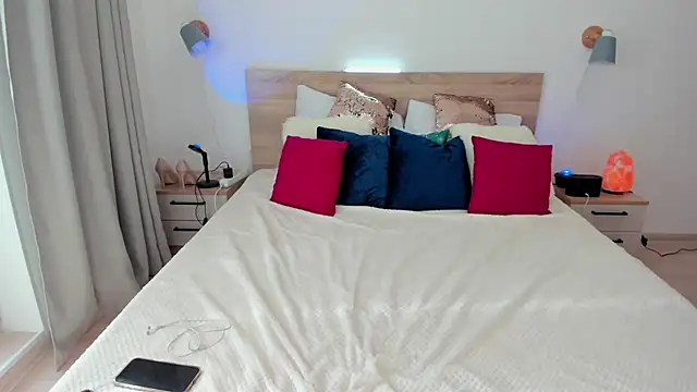 KateRedgar online show from October 3, 2025, 8:11 am