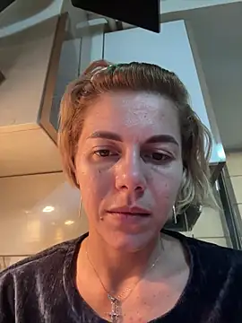 tanyagrey online show from November 14, 2025, 7:07 am