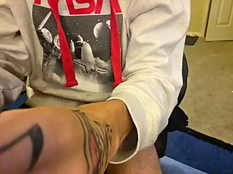 Snapshot of Migaruo chatting on October 7, 2025, 12:02 pm Migaruo online show from October 7, 2025, 12:02 pm