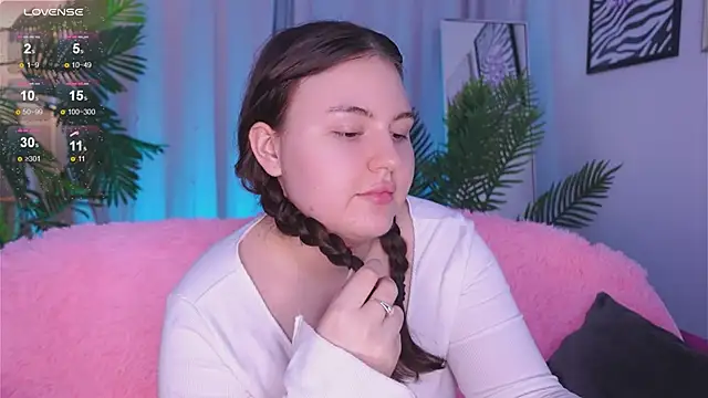 Mia  Peach online show from March 14, 2025, 12:10 am