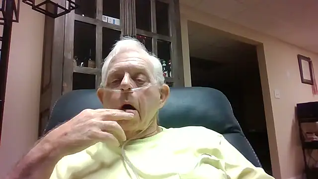 bootlegmanz online show from December 18, 2025, 2:45 pm