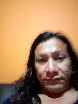 Snapshot of miicheele32 chatting on February 22, 2025, 7:45 am miicheele32 online show from February 22, 2025, 7:45 am